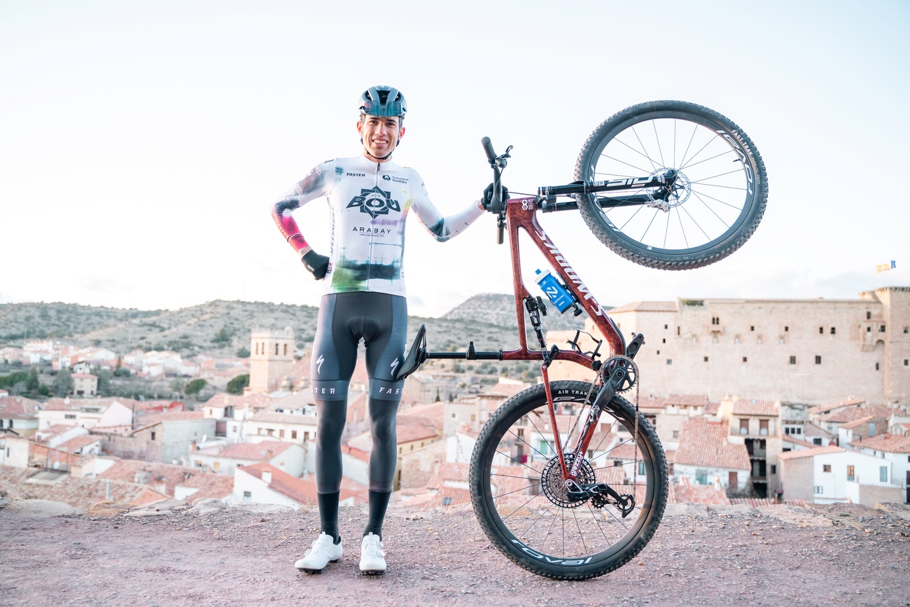 Roberto Bou competirá con bicis Specialized y su propio equipo, este es el Let´s Bou Team