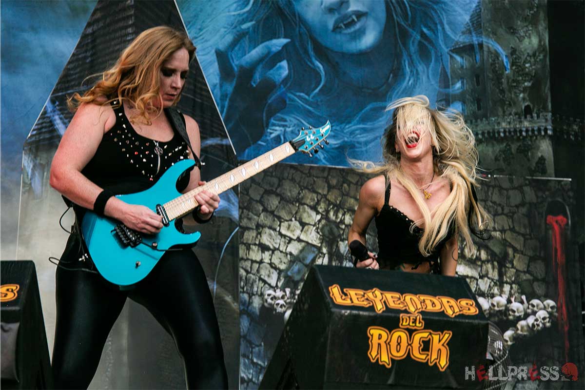 "BURNING WITCHES empezó desde cero; no surgió de la nada solo porque seamos todas mujeres"