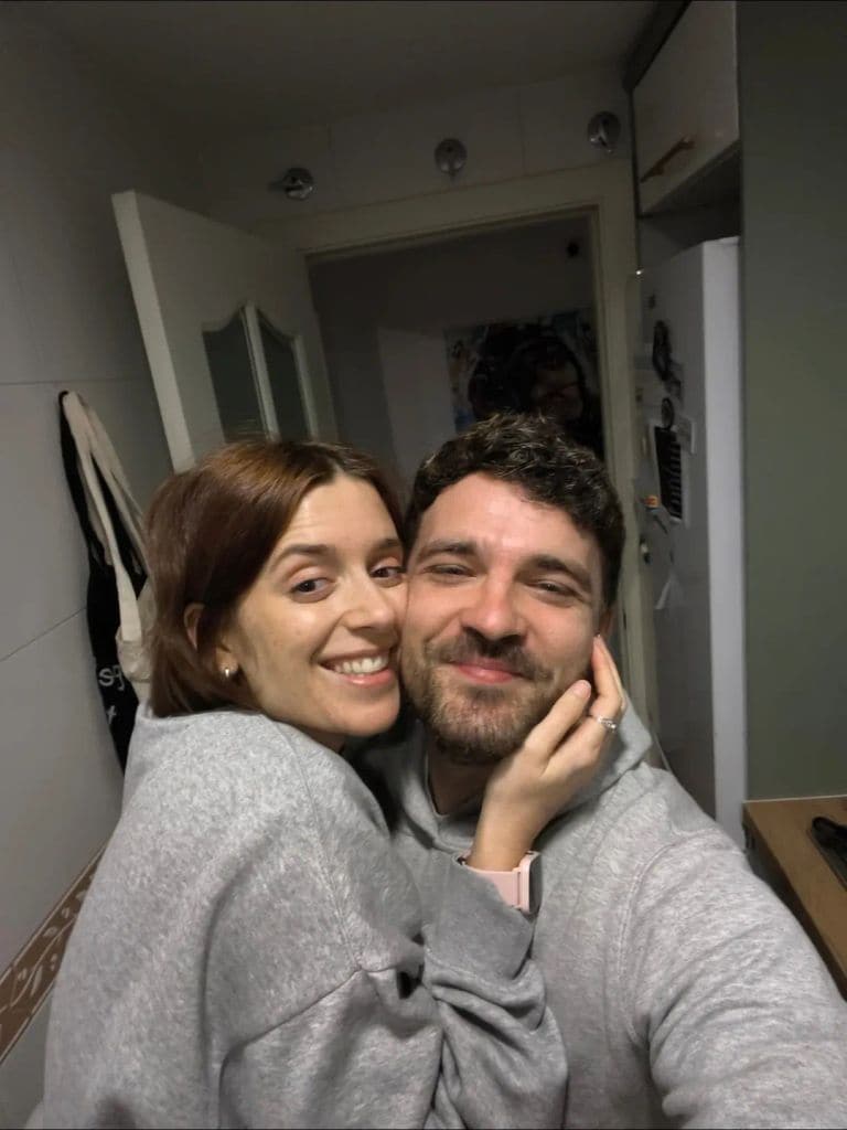 El actor Adam Jezierski está esperando su primer hijo
