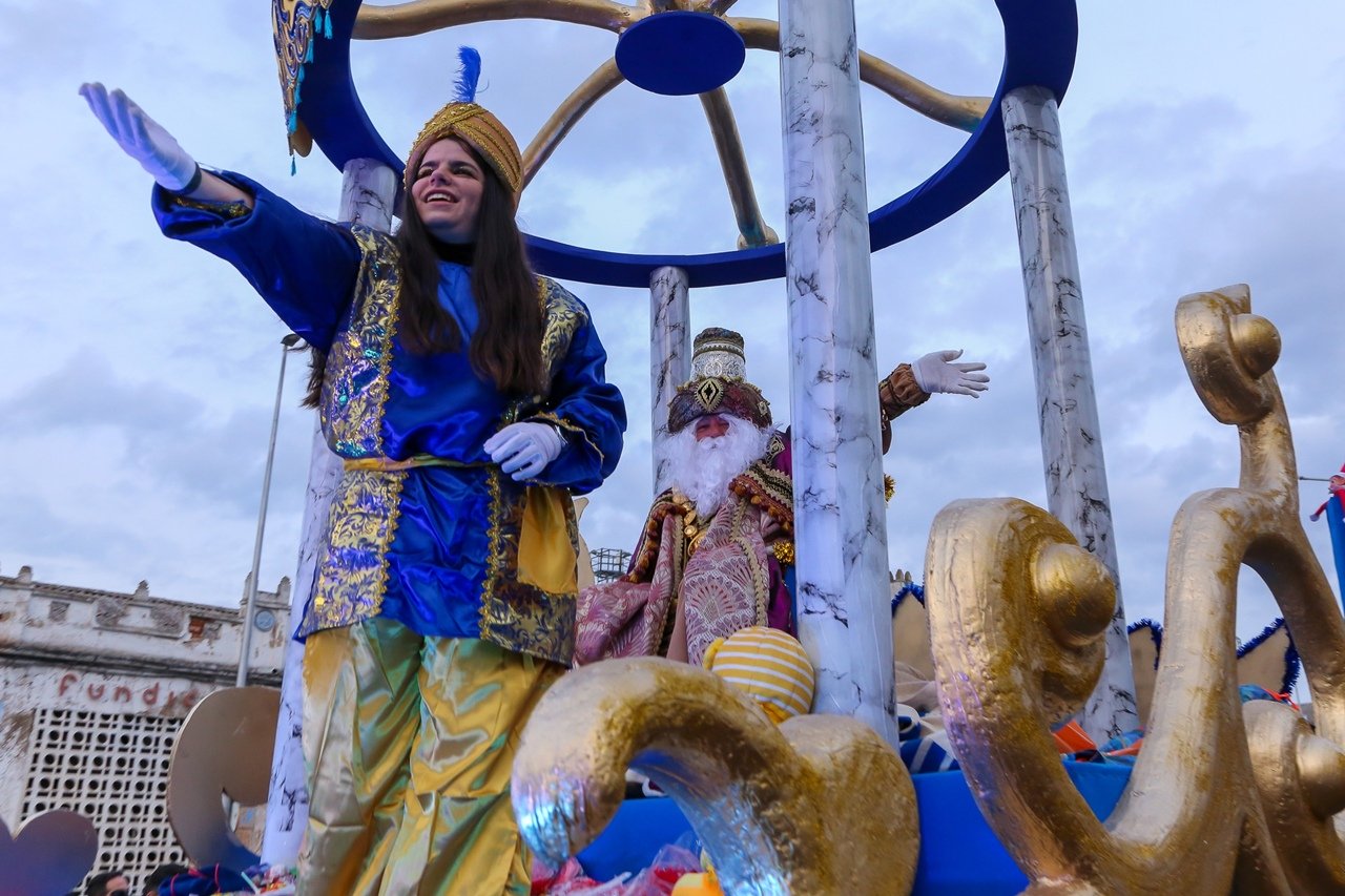 Mérida celebrará el próximo 5 de enero su tradicional Cabalgata de Reyes Magos, donde se repartirán 7.000 kilos de caramelos entre las 19 carrozas y pasacalles