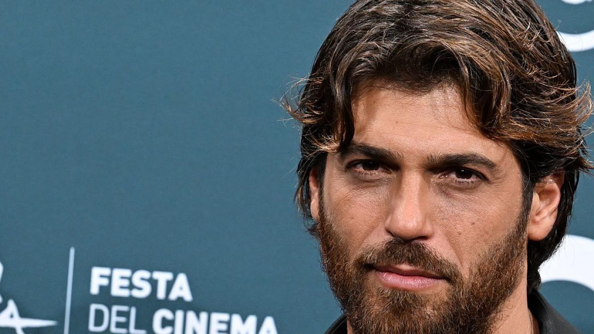 El actor turco Can Yaman rompe su silencio sobre su presunta detención en Turquía por posesión de drogas