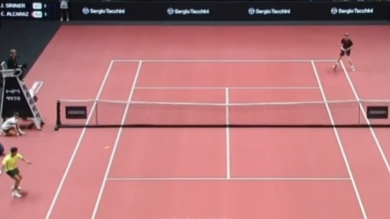 el increíble punto de Alcaraz y Sinner en su exhibición en Seúl