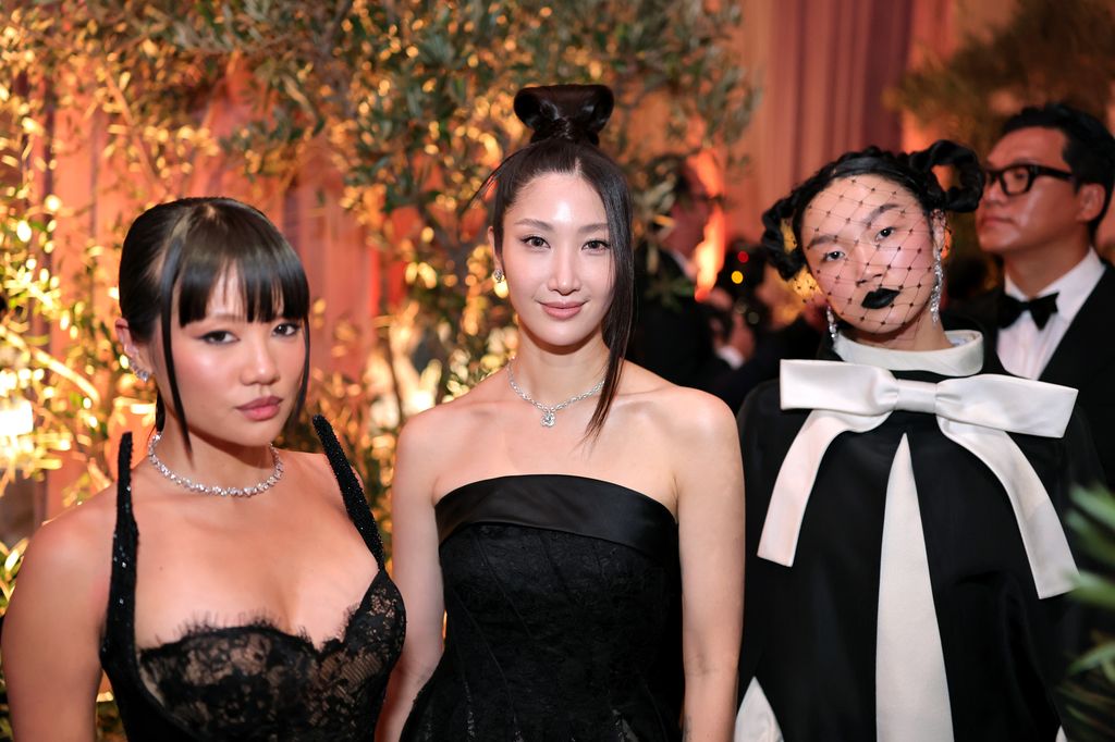 De izquierda a derecha: Rei Ami, EJAE y Audrey Nuna.