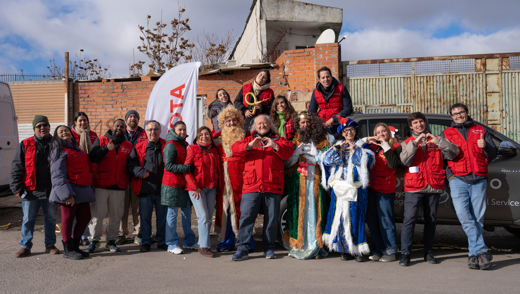 Toyota España comparte ilusión y momentos inolvidables con cientos de familias en la Campaña Mágica de Navidad 2025