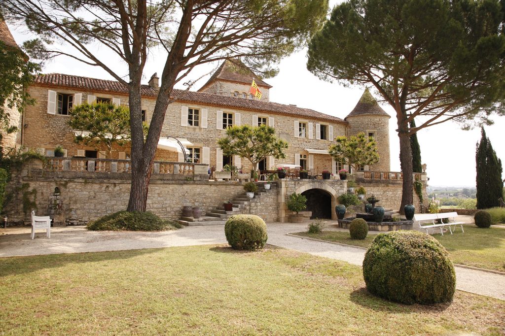 Exterior del Château de Cayx, en Francia 