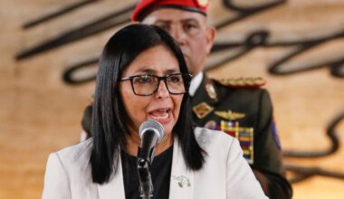 Delcy Rodríguez asegura que no hay "incertidumbre" en Venezuela y que siguen "en lucha" para que Maduro regrese