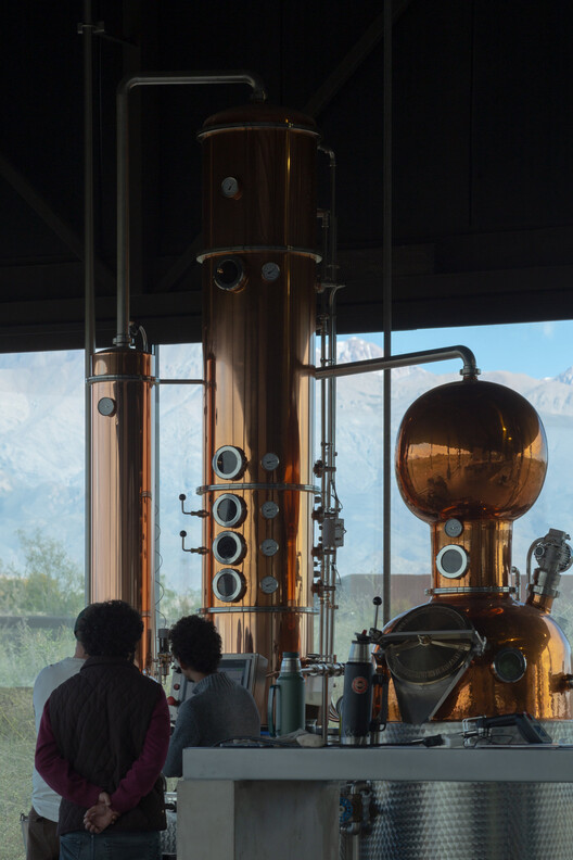 Destilería Santos Espíritus / Valeria Moreno - Fotografía interior