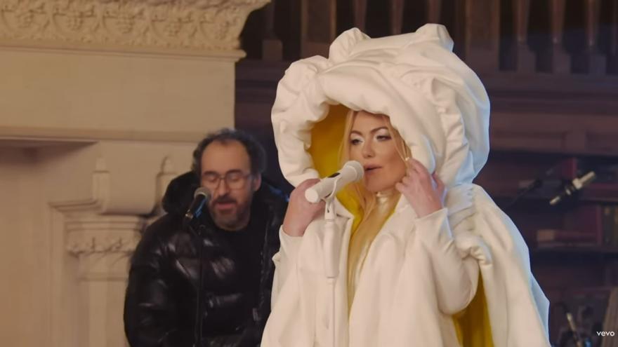 La inesperada reacción de Ikea al vestido de Amaia Montero