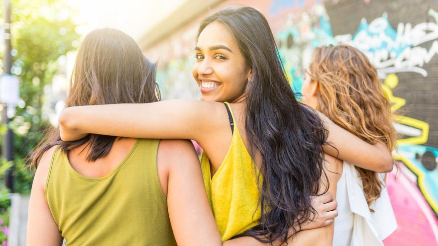 ¿Cómo elegimos a nuestros amigos y por qué son ellos y no otros?