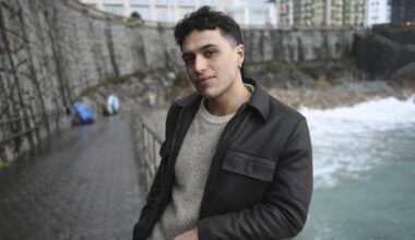 Tinho Vaamonde, coruñés de ‘Operación Triunfo’, en la playa de Matadero.