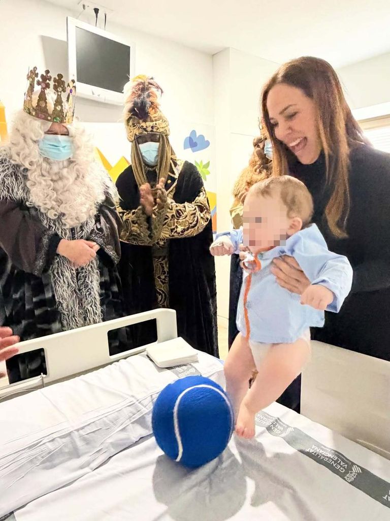 "Le trajeron un balón y un dinosaurio. No pudieron acertar más", dijo la actriz y presentadora sobre los regalos de los Reyes Magos a su hijo