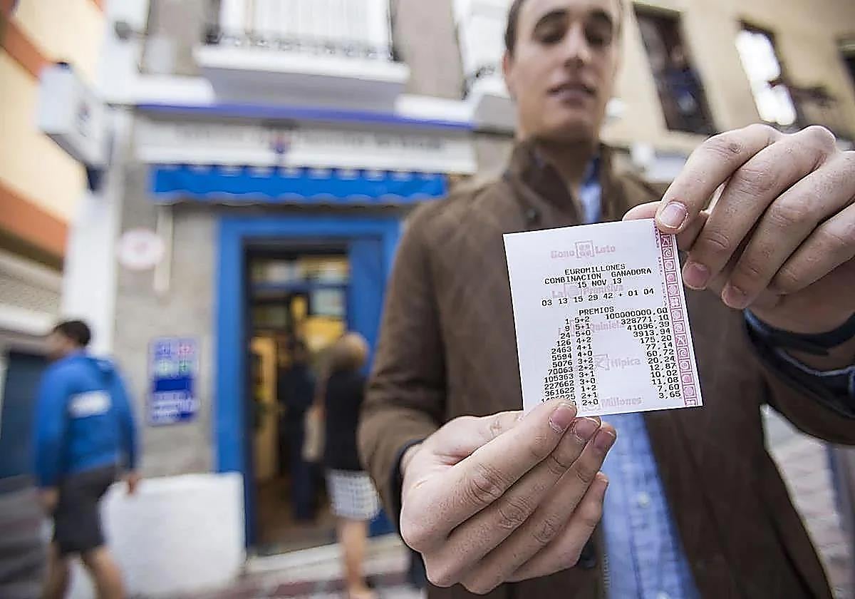 El Millón de Euromillones toca en un centro comercial de España y otros dos jugadores se llevan 116.285,02 euros de premio
