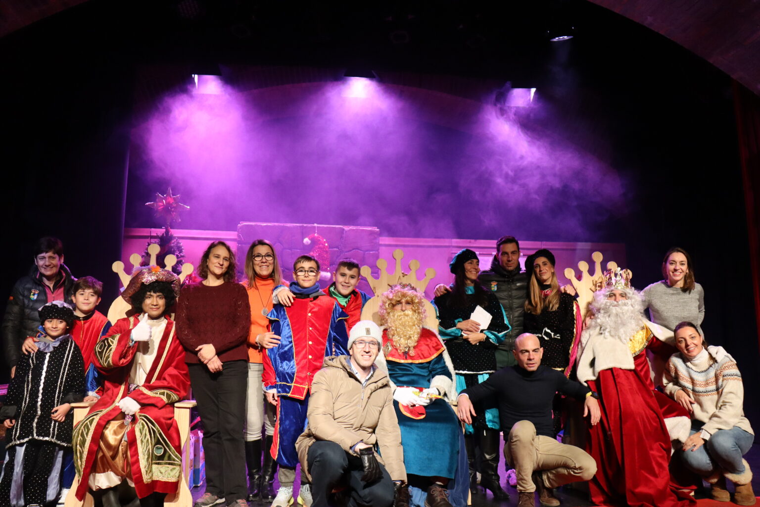 En este momento estás viendo Todo un regalo de fantasía, ilusión y sorpresas hace brillar en Valdemorillo la noche más mágica