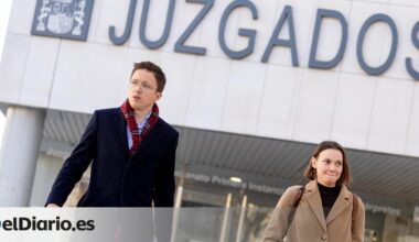 El juez envía al banquillo a Errejón por la agresión sexual denunciada por Elisa Mouliaá