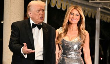 Melania Trump da la bienvenida al 2026 en Mar-a-Lago y brilla con un vestido de lentejuelas plateadas