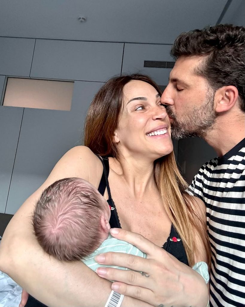 Nerea Garmendia posa con su hijo
