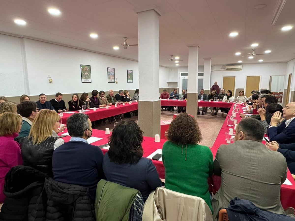 Reunión de la ejecutiva del PSPV, celebrada este jueves en Paiporta.