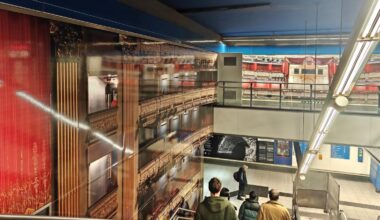 Productos oficiales del Teatro Real en la tienda de Metro de Ópera