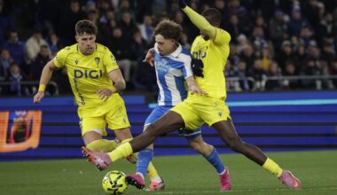 El Dépor se queda con la miel en los labios y empata ante el Cádiz: 2-2 - La Voz de Galicia