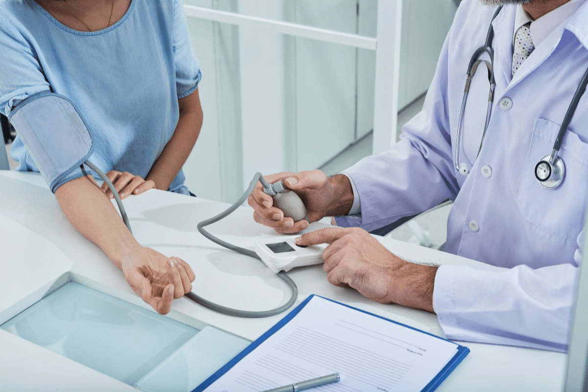 Asocian el color del tejido adiposo con el nivel de presión arterial