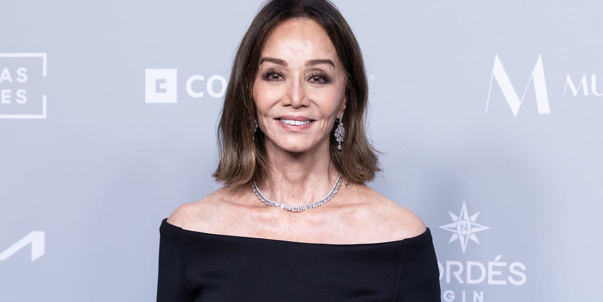 Isabel Preysler, la mejor vestida de la Navidad con falda de cuadros