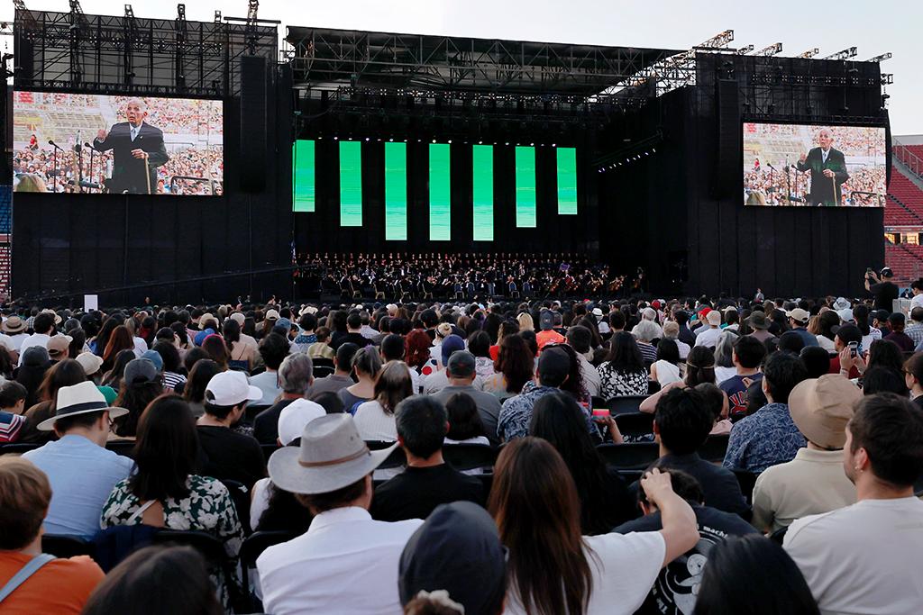 U. de Chile y sus elencos artísticos regresan al Estadio Nacional con “Carmina Burana”