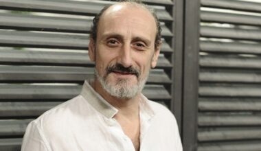 La hija del actor José Luis Gil actualiza el estado de su padre con una foto paseando por Madrid - La Voz de Galicia