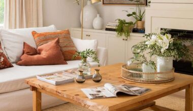 Así es el salón ideal si vives en un piso pequeño: 4 interioristas coinciden