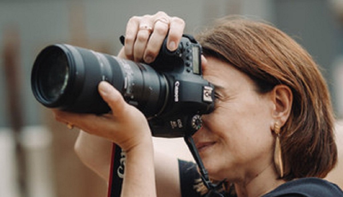 Una fotógrafa belga busca en Lanzarote a mujeres que hayan nacido el mismo día que ella para retratarlas