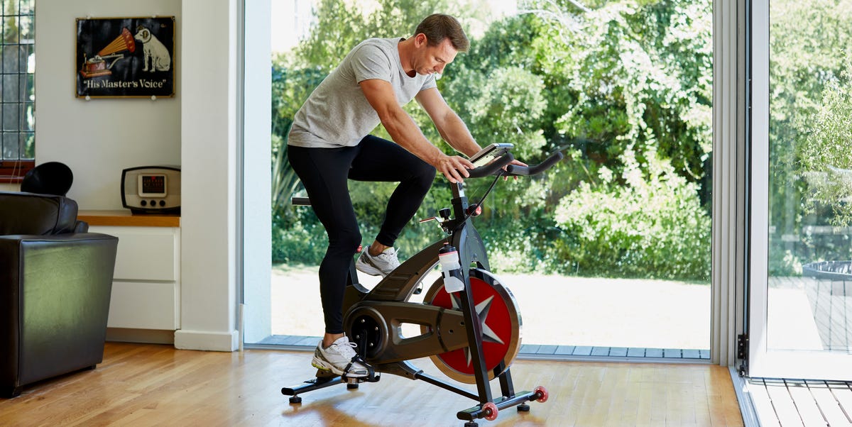 La bicicleta estática plegable que está arrasando en las rebajas de enero de Decathlon porque es ideal hacer cardio en casa sin gastar de más