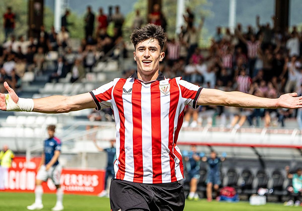 Manex Lozano estrena con gol su cesión en el Racing