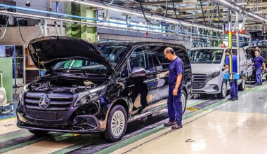 Mercedes Vitoria busca a más de 100 operarios para el lanzamiento de la nueva furgoneta eléctrica