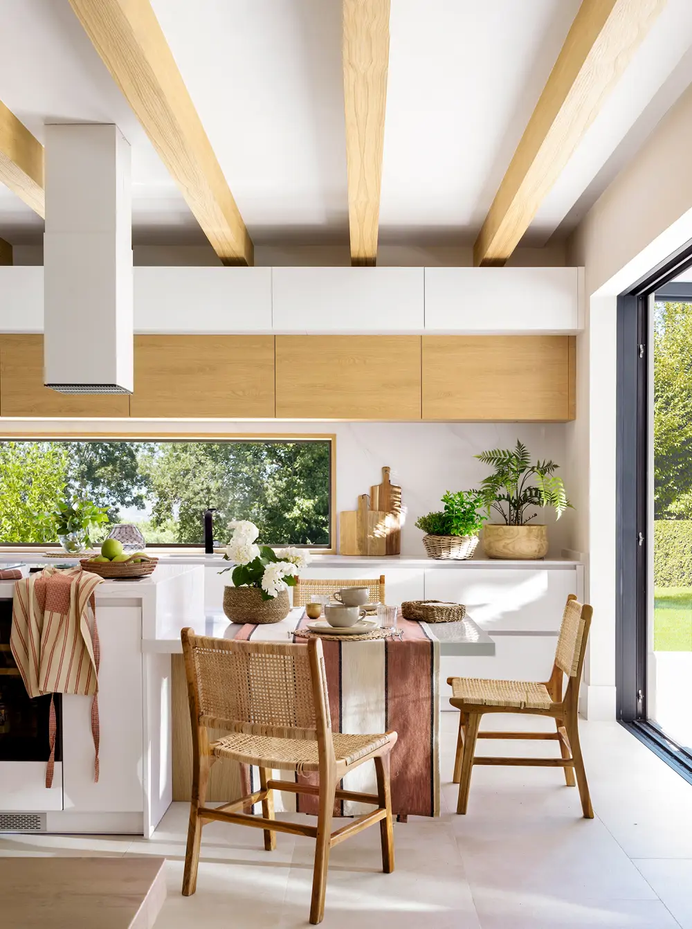 mesa adosada a isla de cocina 00560011