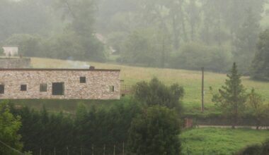 Entre lo pétreo y lo ligero. «Casa Reversa» por Héctor Navarro + arkhitekton