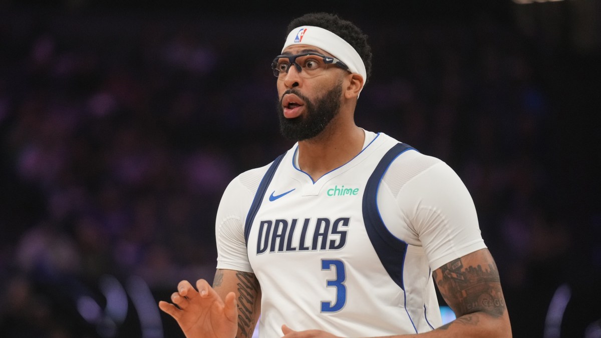 Anthony Davis, durante un partido con los Dallas Mavericks.