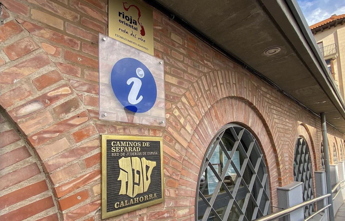 La Oficina de Turismo municipal atendió a 11.974 visitantes en 2025, 4.927 más que en 2024