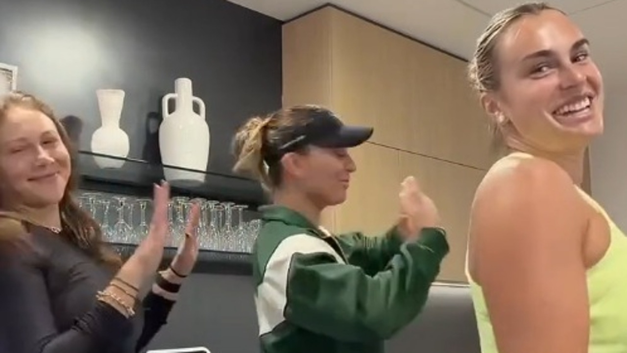 su baile viral junto a Anisimova