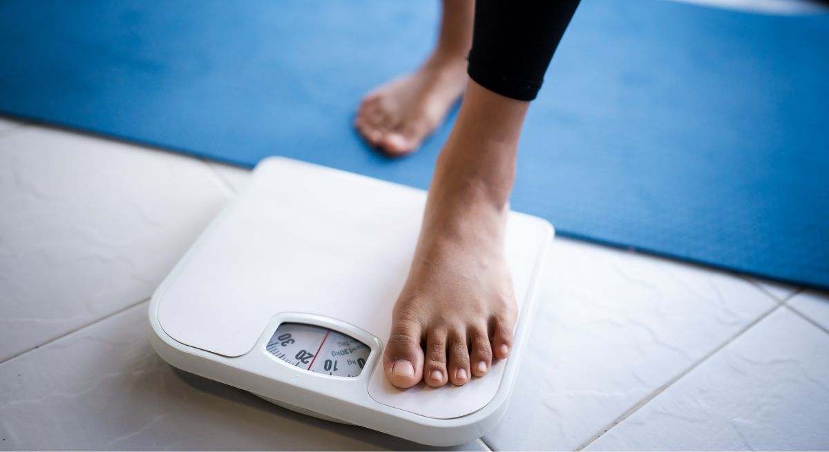 Comer hamburguesas está bien, pero los expertos recomiendan mantener un peso saludable para reducir el riesgo de cáncer