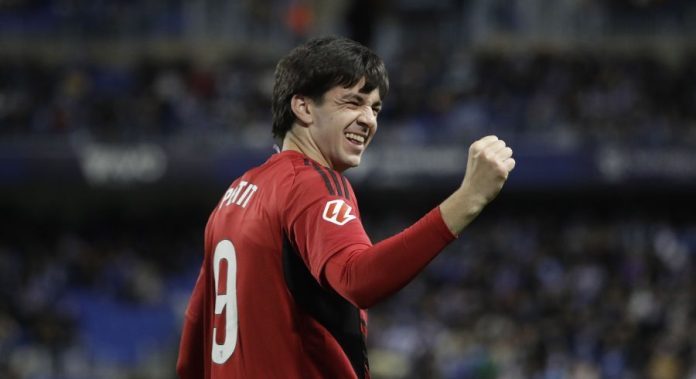 petit celebra un gol con el mirandés