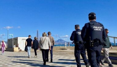 Muere un joven de 19 años atragantado con una mandarina mientras paseaba por la calle