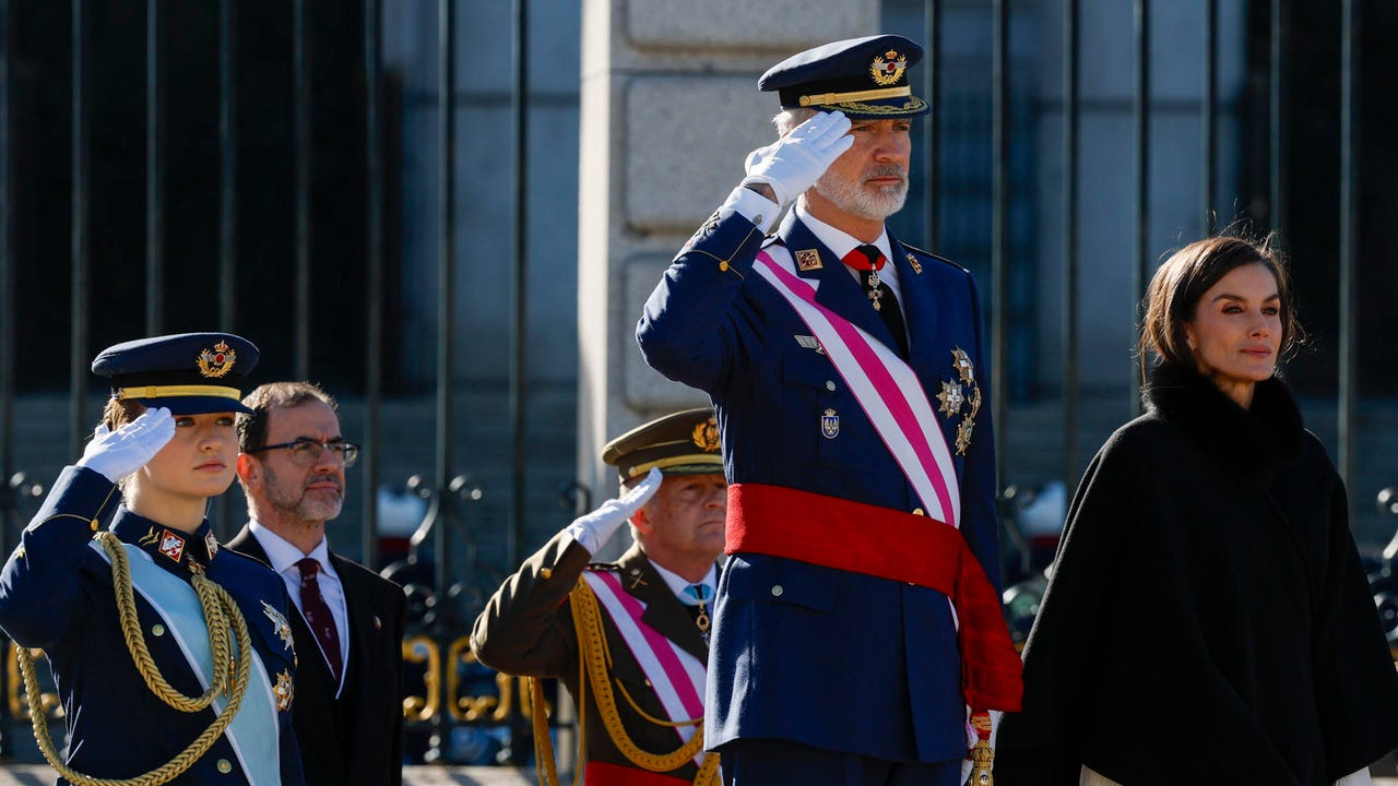 Los reyes y la princesa Leonor presiden la Pascua Militar con un Sánchez ausente por una reunión en París
