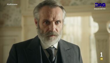 el psiquiatra está en palacio para internar a Ángela