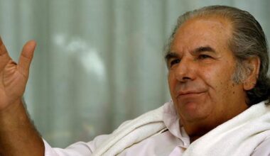 Curro Romero encabeza una comisión nacida para homenajear al torero Rafael de Paula en Jerez