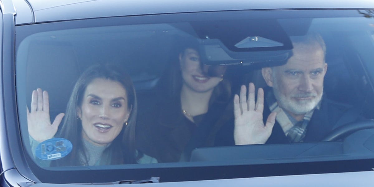 Los reyes Felipe VI y Letizia, y sus hijas, la princesa Leonor y la Infanta Sofía, mantienen su tradición familiar en el Día de Reyes