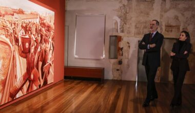 Los Reyes conocen la transformación de Valencia en 160 años y los recuerdos salvados de la dana