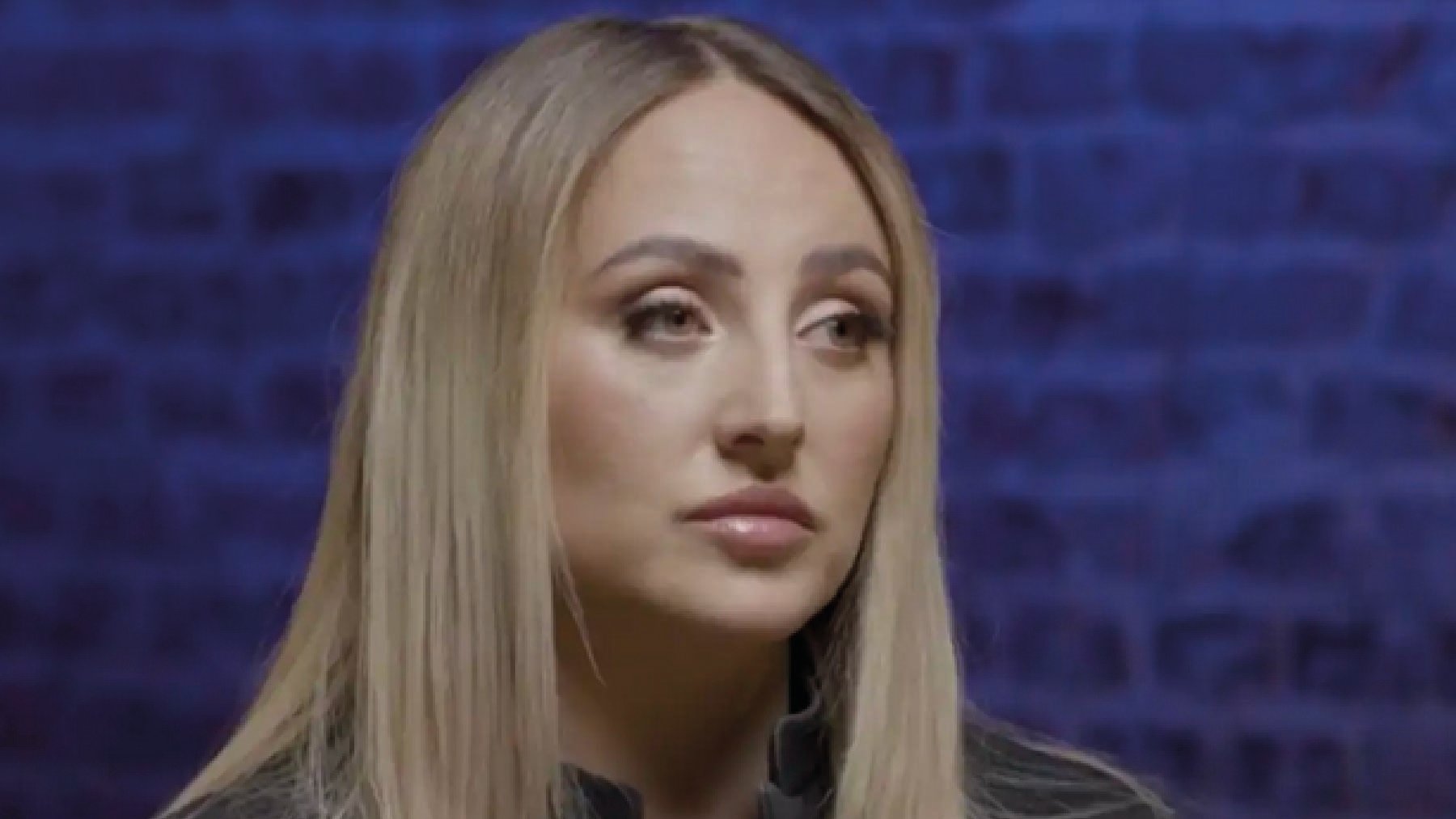 Rocío Flores describe su cara a cara con Rocío Carrasco "a una distancia muy corta"