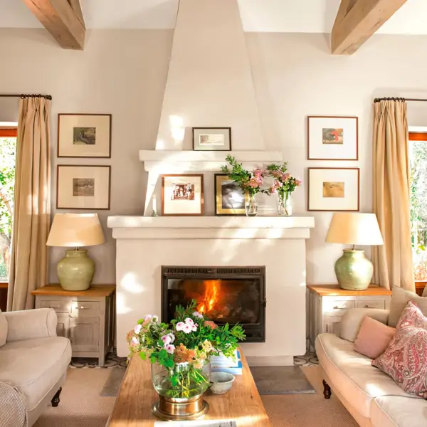 Salón con chimenea