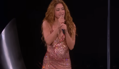 La comentada actuación de Shakira en el especial de Nochevieja de La 1 - La Voz de Galicia