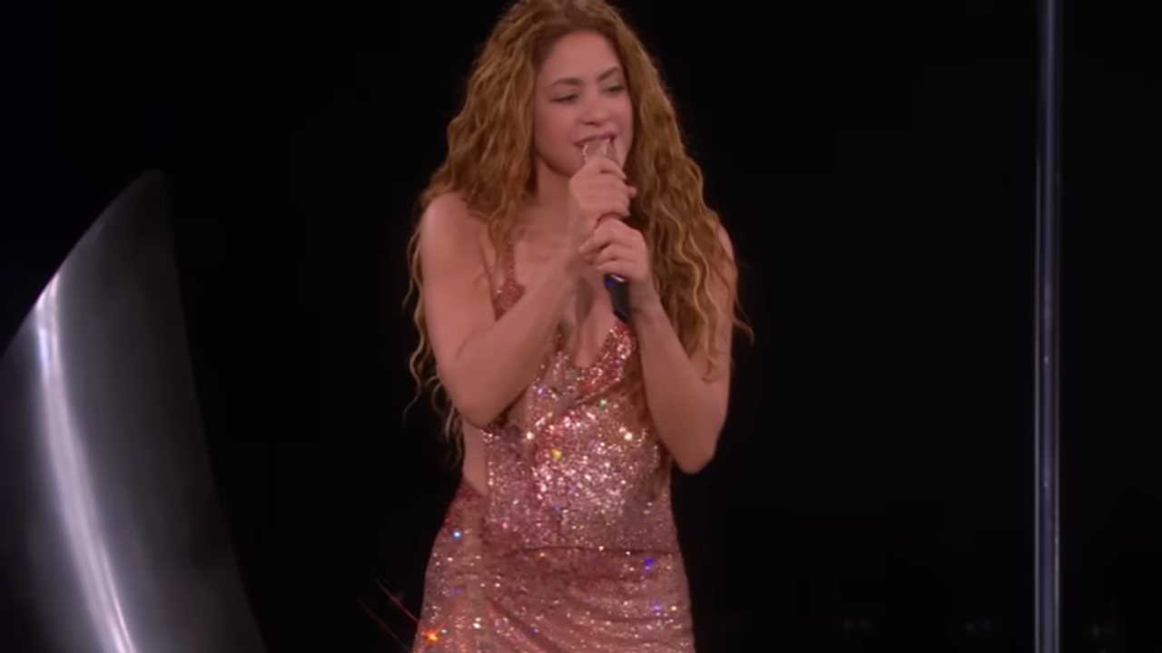 La comentada actuación de Shakira en el especial de Nochevieja de La 1 - La Voz de Galicia