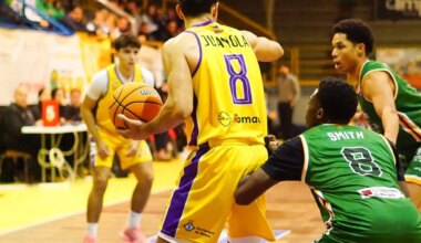Feliz y apacible estreno de Santi Cerdán en el Lobe Huesca (75-97)